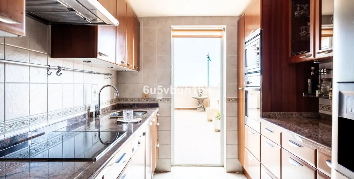 Sale of penthouse in Higueron 18