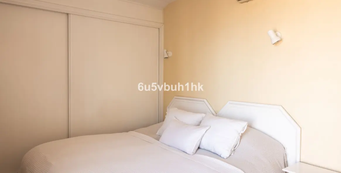 Sale of penthouse in Higueron 21