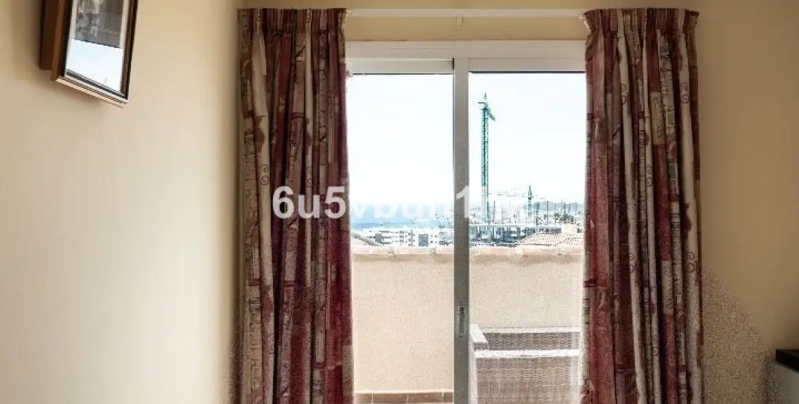 Sale of penthouse in Higueron 22