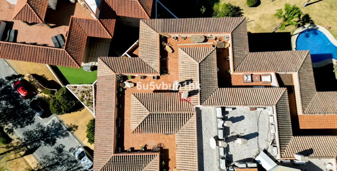 Sale of penthouse in Higueron 30