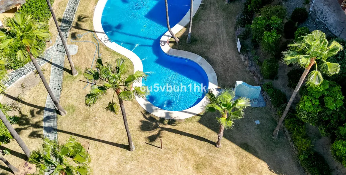 Sale of penthouse in Higueron 32