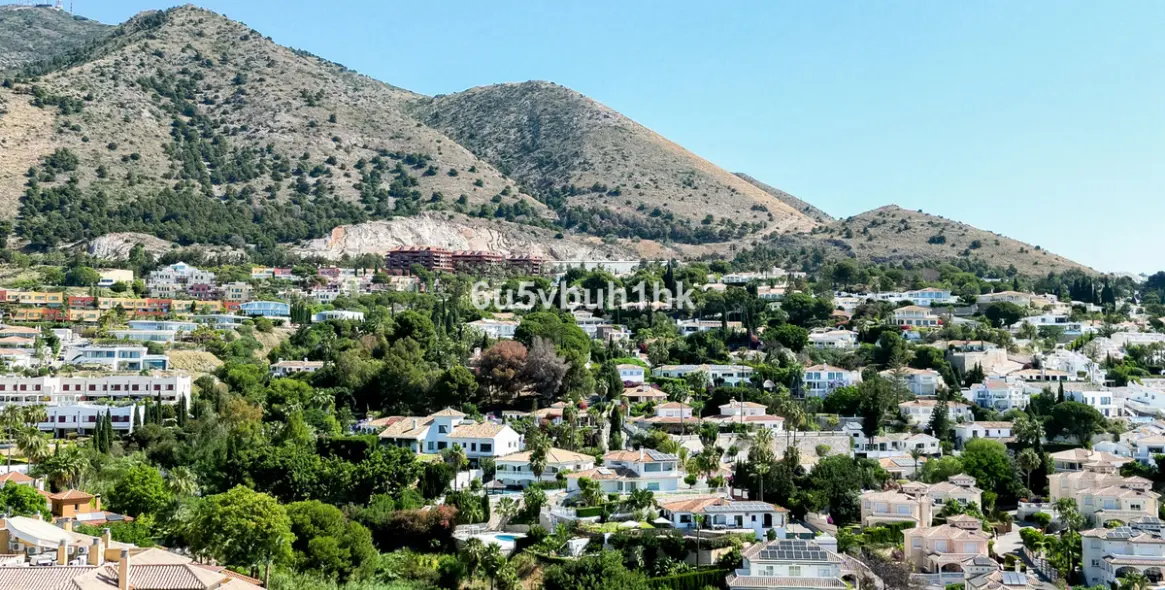 Sale of penthouse in Higueron 36