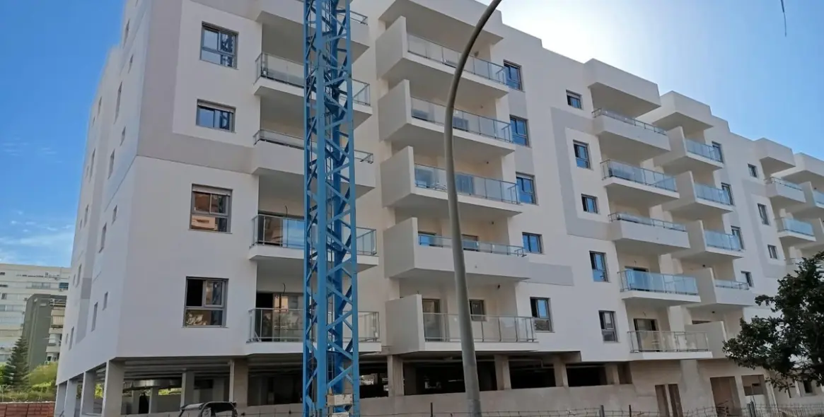 Venta de apartamento en planta media en Benalmadena 5