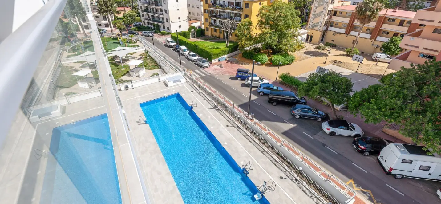 Sale of middle floor apartment in Benalmadena 2