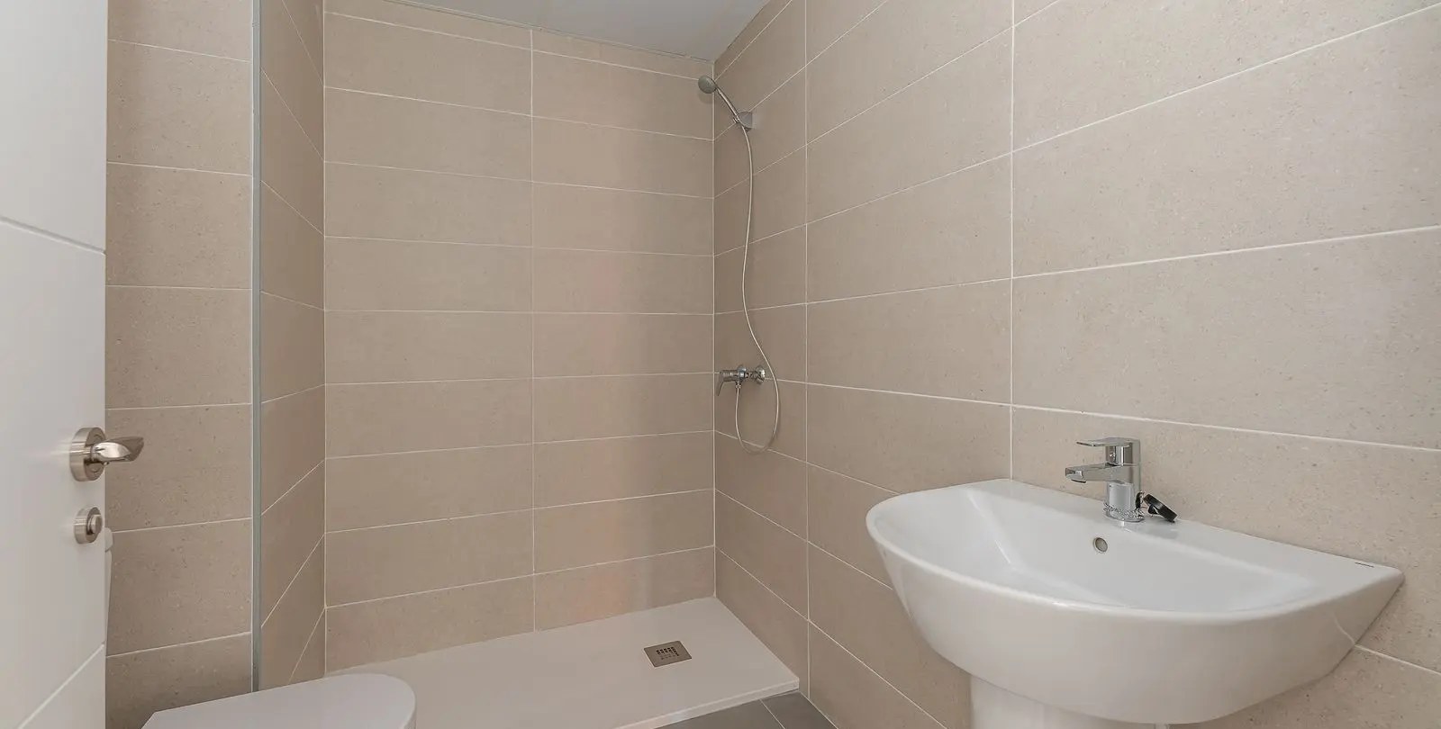 Sale of middle floor apartment in Benalmadena 11