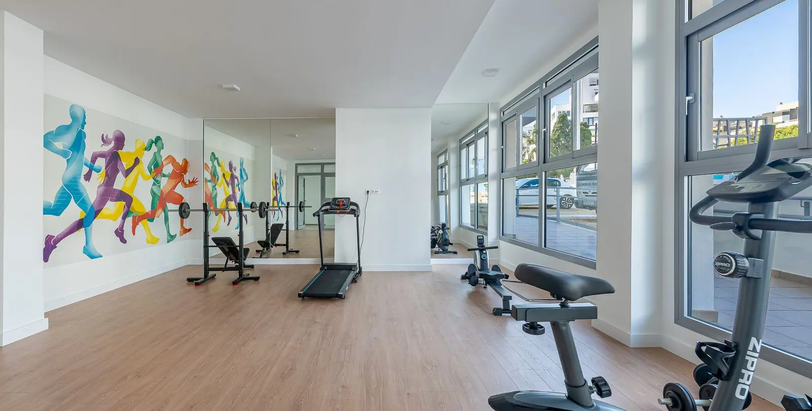 Sale of middle floor apartment in Benalmadena 12