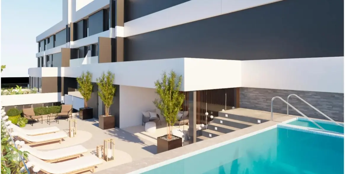 Sale of middle floor apartment in Fuengirola 3