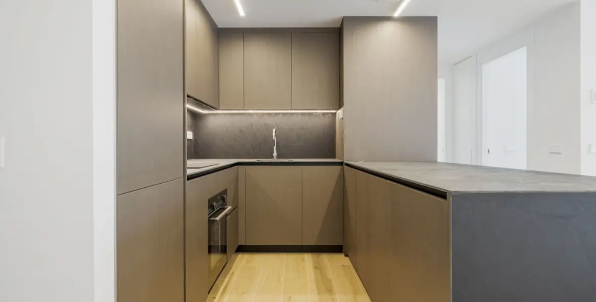 Sale of middle floor apartment in Fuengirola 16