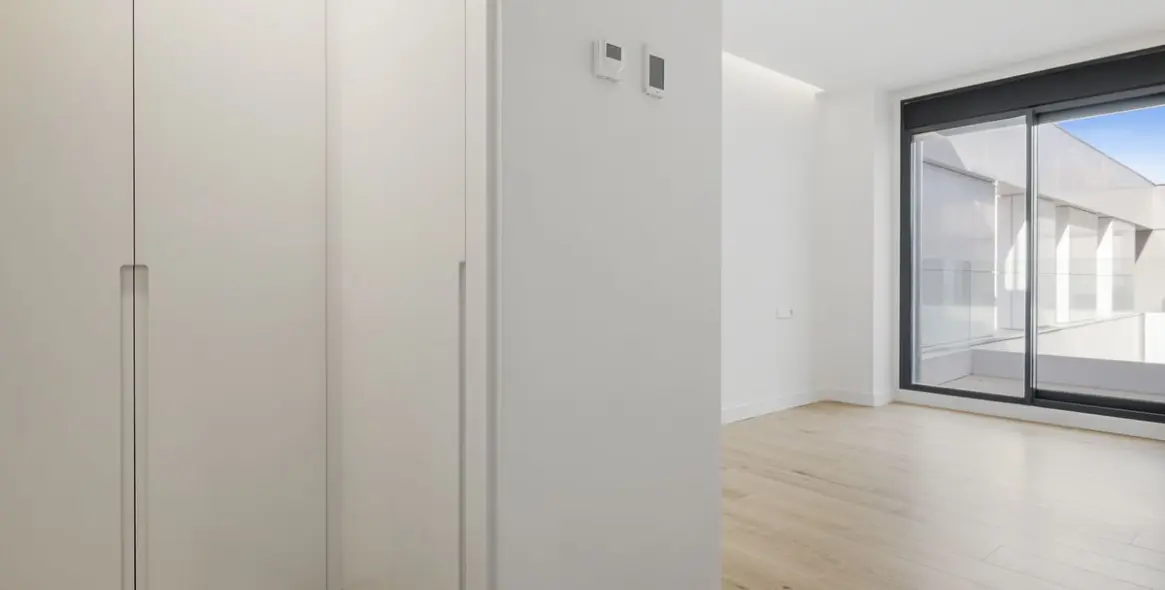 Sale of middle floor apartment in Fuengirola 17