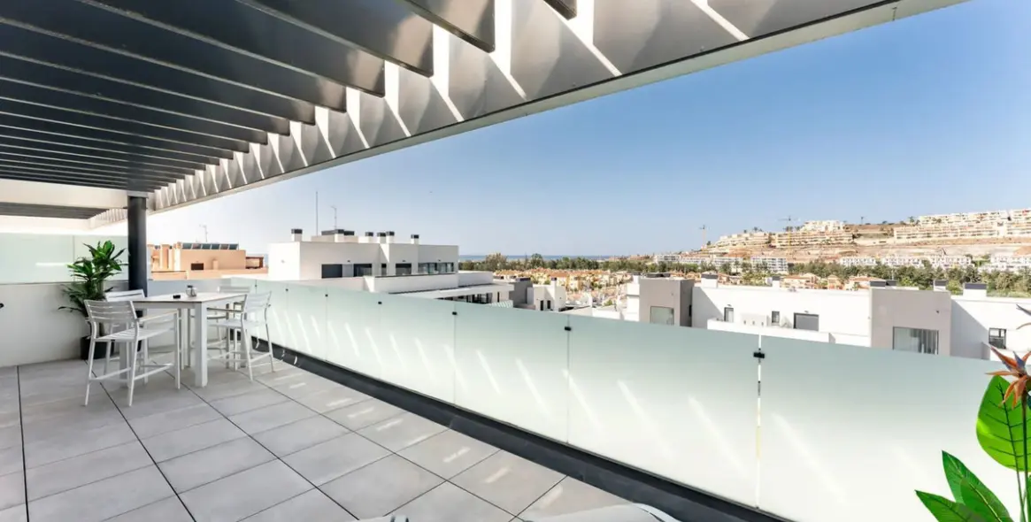 Sale of middle floor apartment in La Cala de Mijas 1