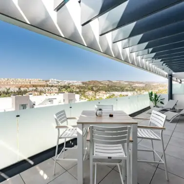 Sale of middle floor apartment in La Cala de Mijas