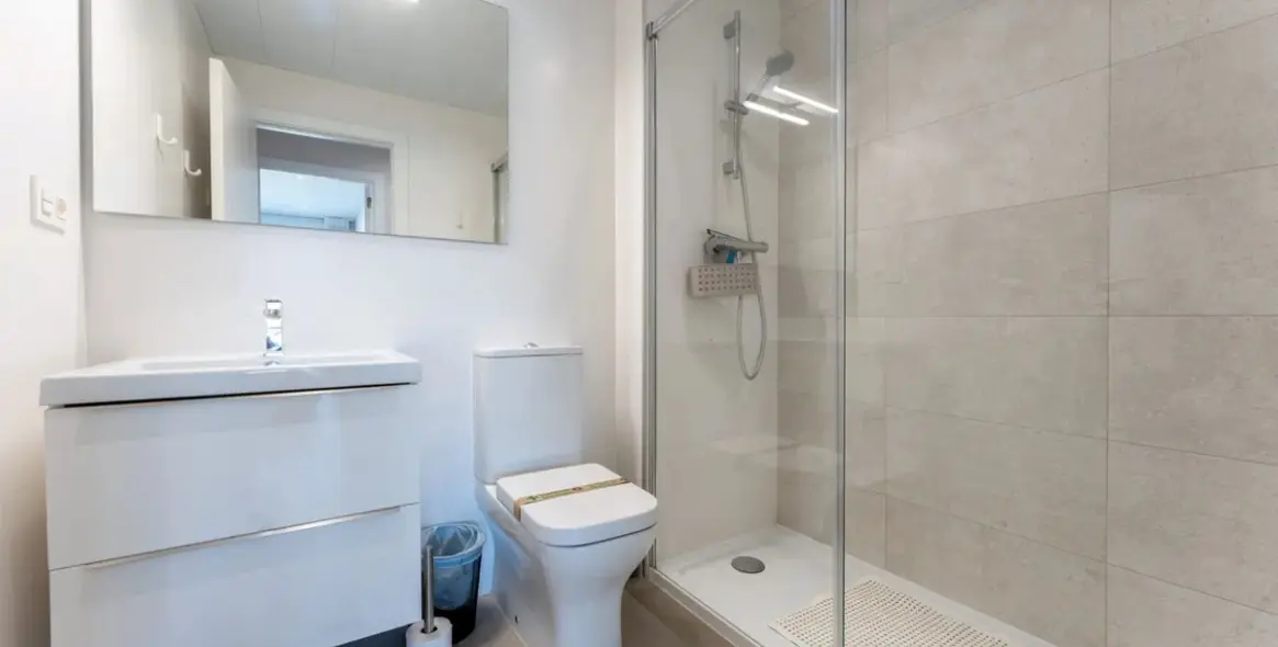 Sale of middle floor apartment in La Cala de Mijas 13