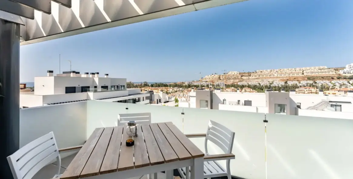 Sale of middle floor apartment in La Cala de Mijas 14
