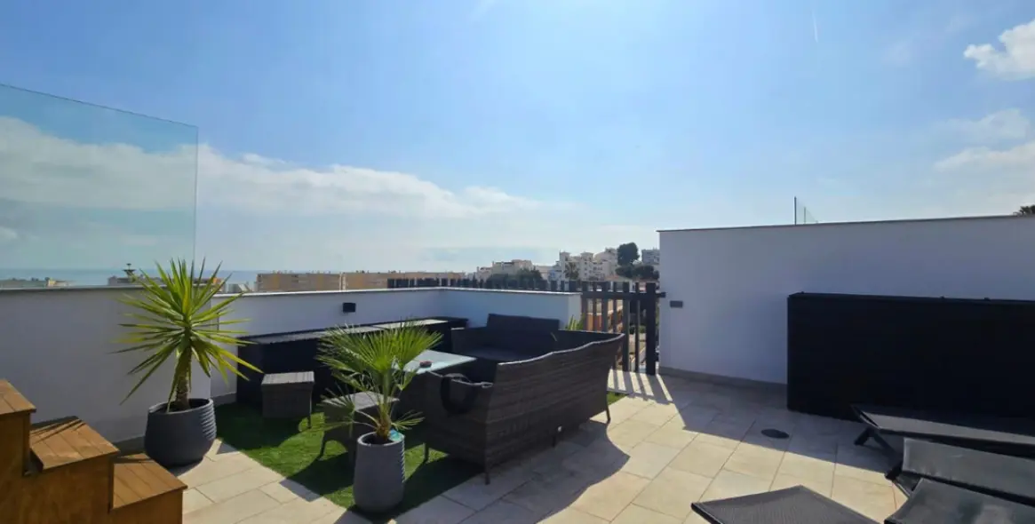 Sale of penthouse in Torremolinos 2