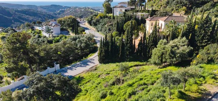 Продажа  жилого участка в Benahavís 0