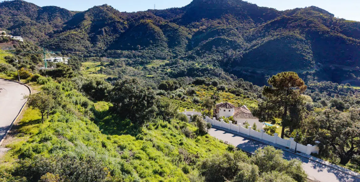 Продажа  жилого участка в Benahavís 2