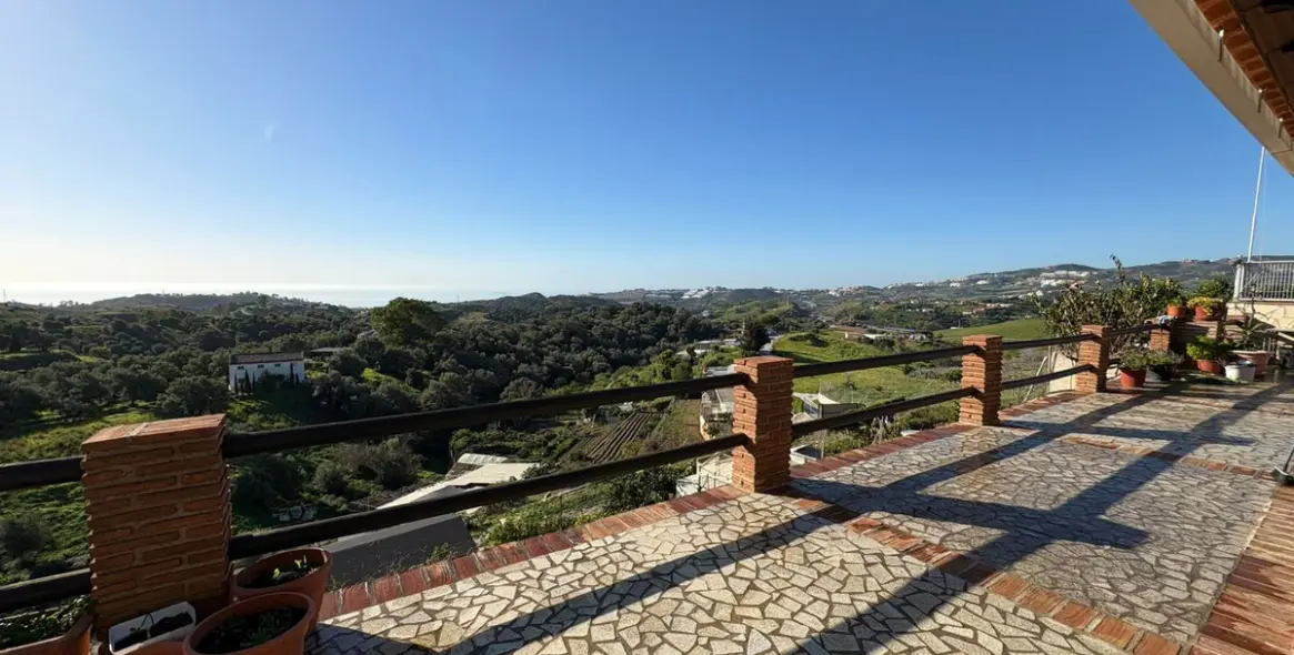 Sale of detached villa in La Cala de Mijas 1