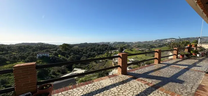 Продажа  отдельно стоящей виллы в La Cala de Mijas 0