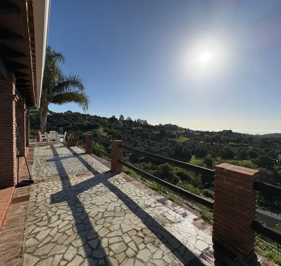 Продажа  отдельно стоящей виллы в La Cala de Mijas