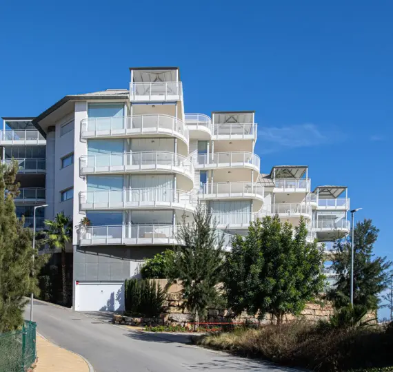 Sale of middle floor apartment in Benalmadena