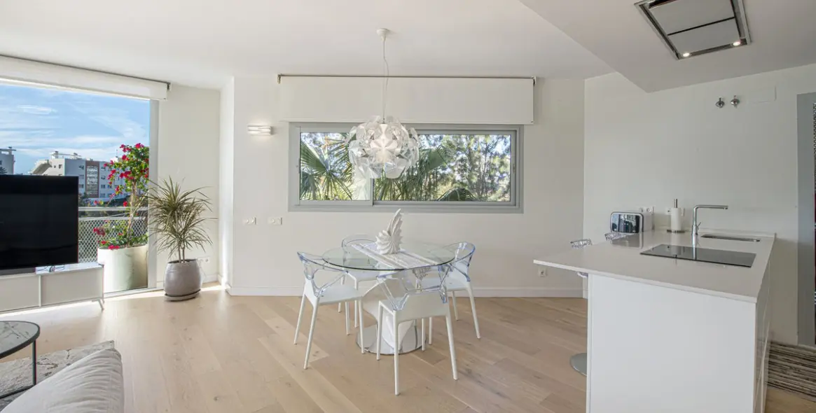Sale of middle floor apartment in Benalmadena 9
