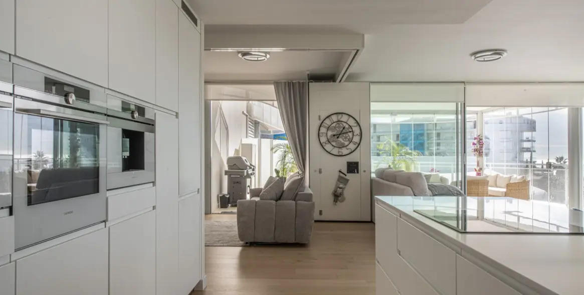 Sale of middle floor apartment in Benalmadena 16