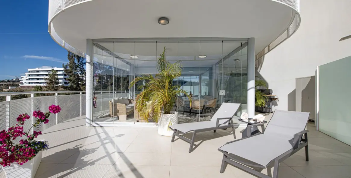 Sale of middle floor apartment in Benalmadena 32