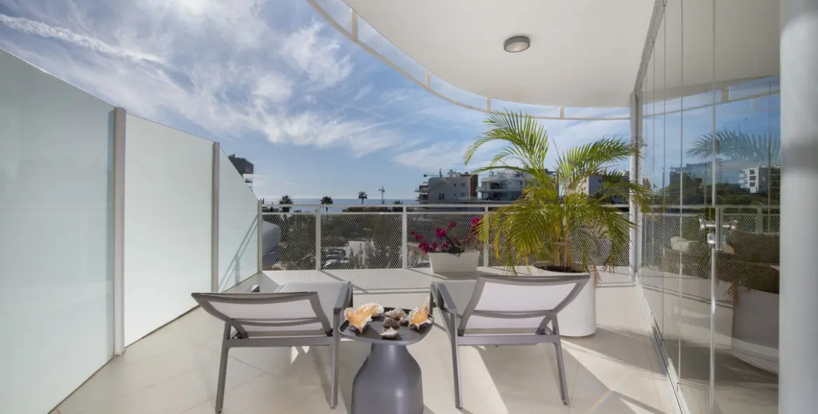 Sale of middle floor apartment in Benalmadena 33