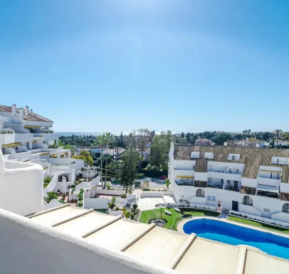 Sale of penthouse duplex in Nueva Andalucía