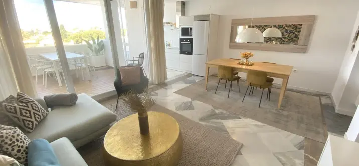 Sale of penthouse duplex in Nueva Andalucía 2