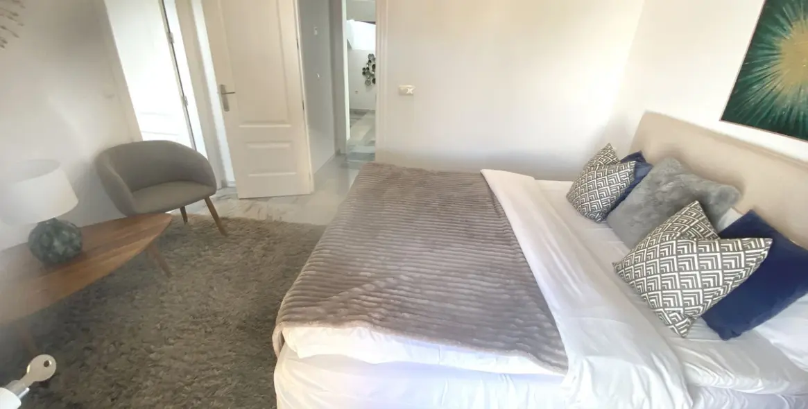 Sale of penthouse duplex in Nueva Andalucía 6