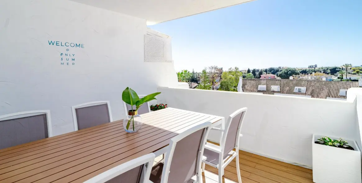 Sale of penthouse duplex in Nueva Andalucía 8