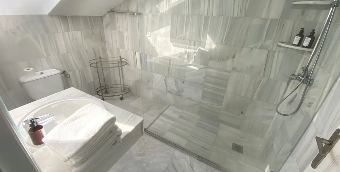 Продажа двухуровневого пентхауса в Nueva Andalucía 28