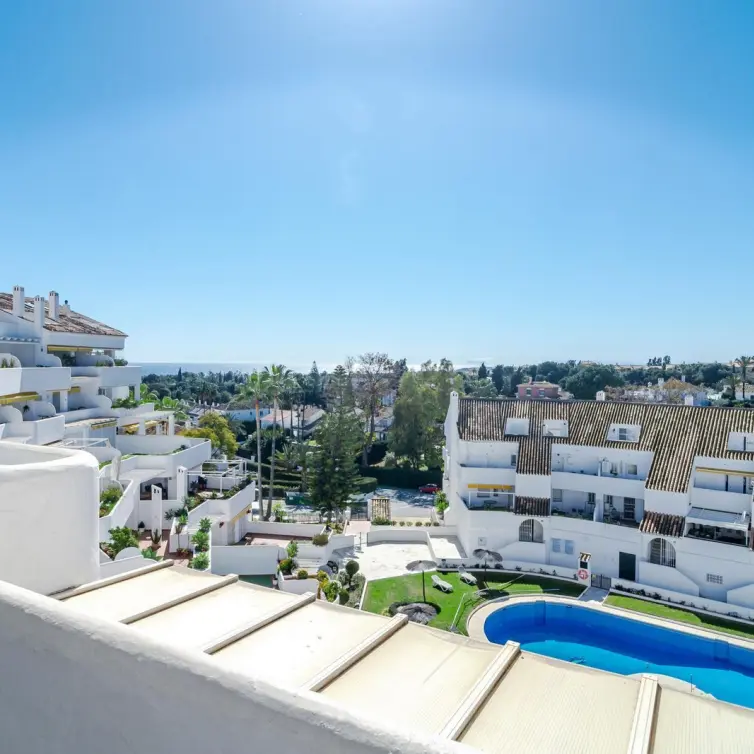 Venta de ático dúplex en Nueva Andalucía