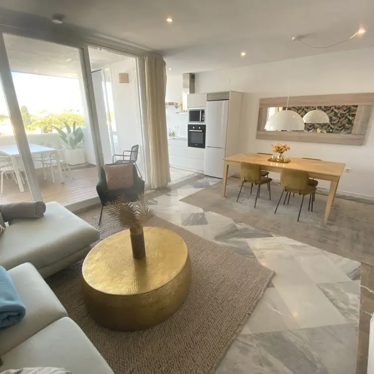 Venta de ático dúplex en Nueva Andalucía
