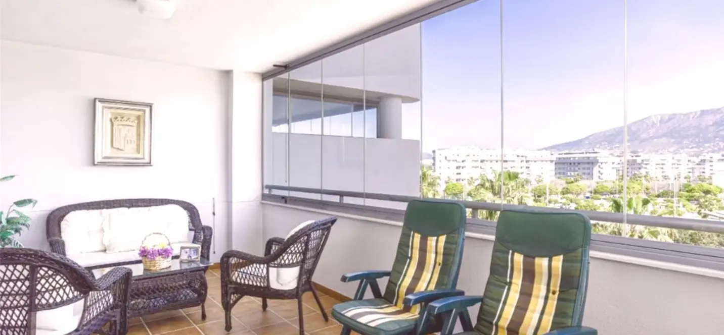 Sale of middle floor apartment in Fuengirola 1