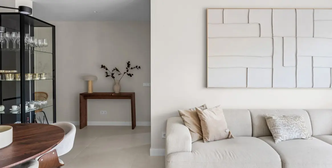 Sale of middle floor apartment in Benahavís 5