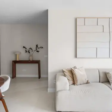 Sale of middle floor apartment in Benahavís