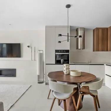 Sale of middle floor apartment in Benahavís