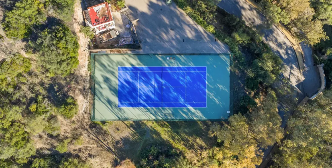 Sale of middle floor apartment in Benahavís 17