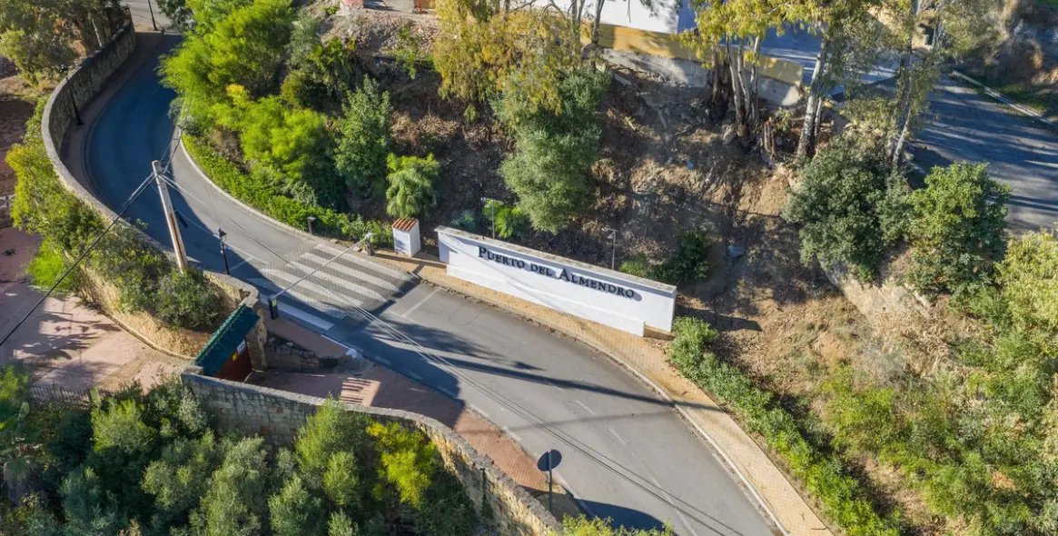 Sale of middle floor apartment in Benahavís 18