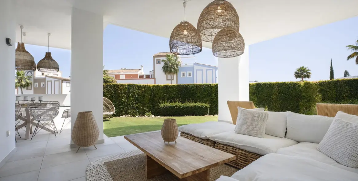 Sale of ground floor apartment in El Paraiso 1