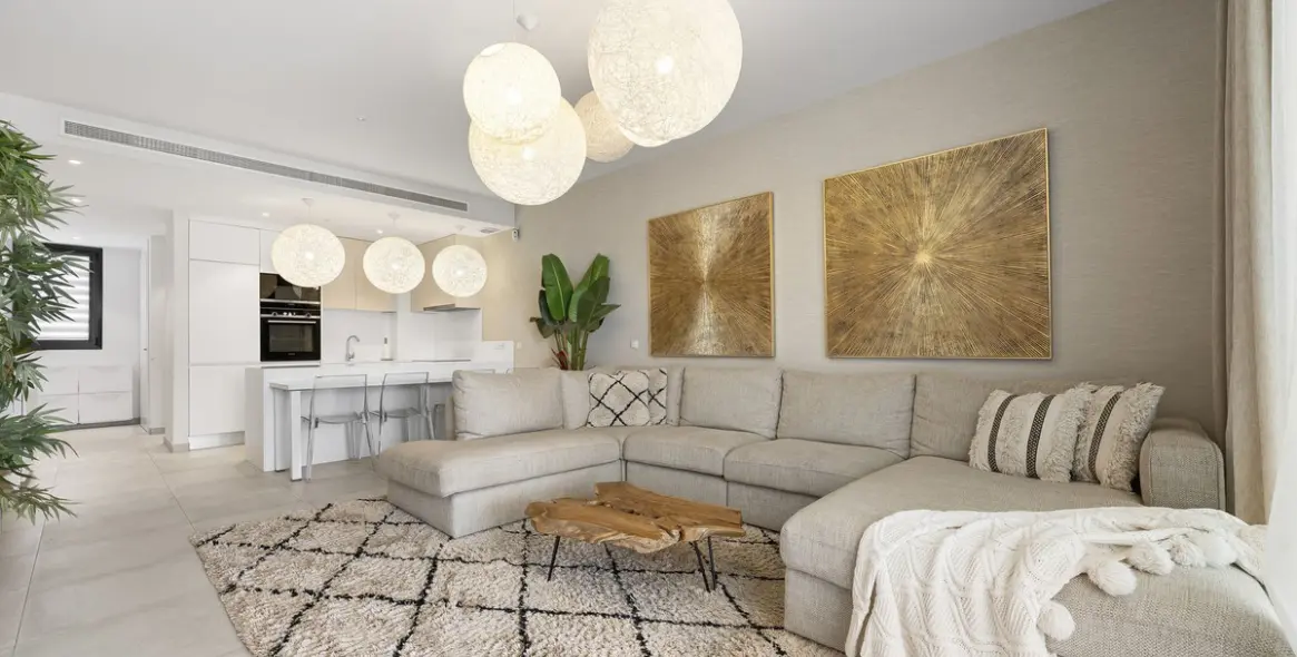 Sale of ground floor apartment in El Paraiso 8