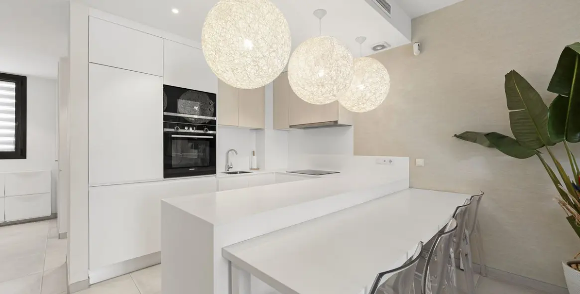 Sale of ground floor apartment in El Paraiso 15