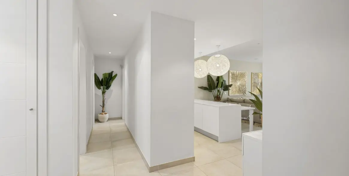 Sale of ground floor apartment in El Paraiso 18