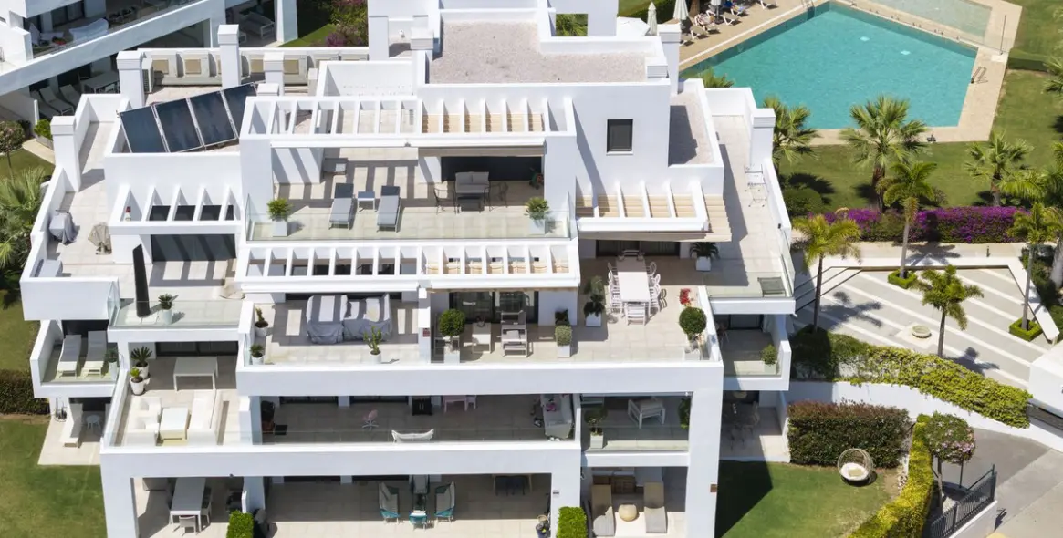 Продажа апартаментов на первом этаже в El Paraiso 25