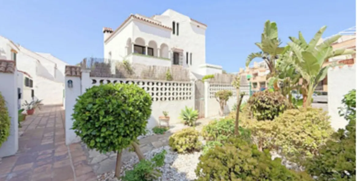 Sale of semi-detached house in Manilva 1