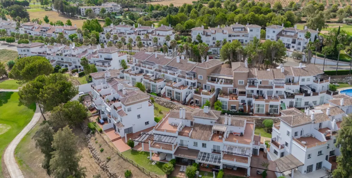 Venta de casa pareada en Lauro Golf 35