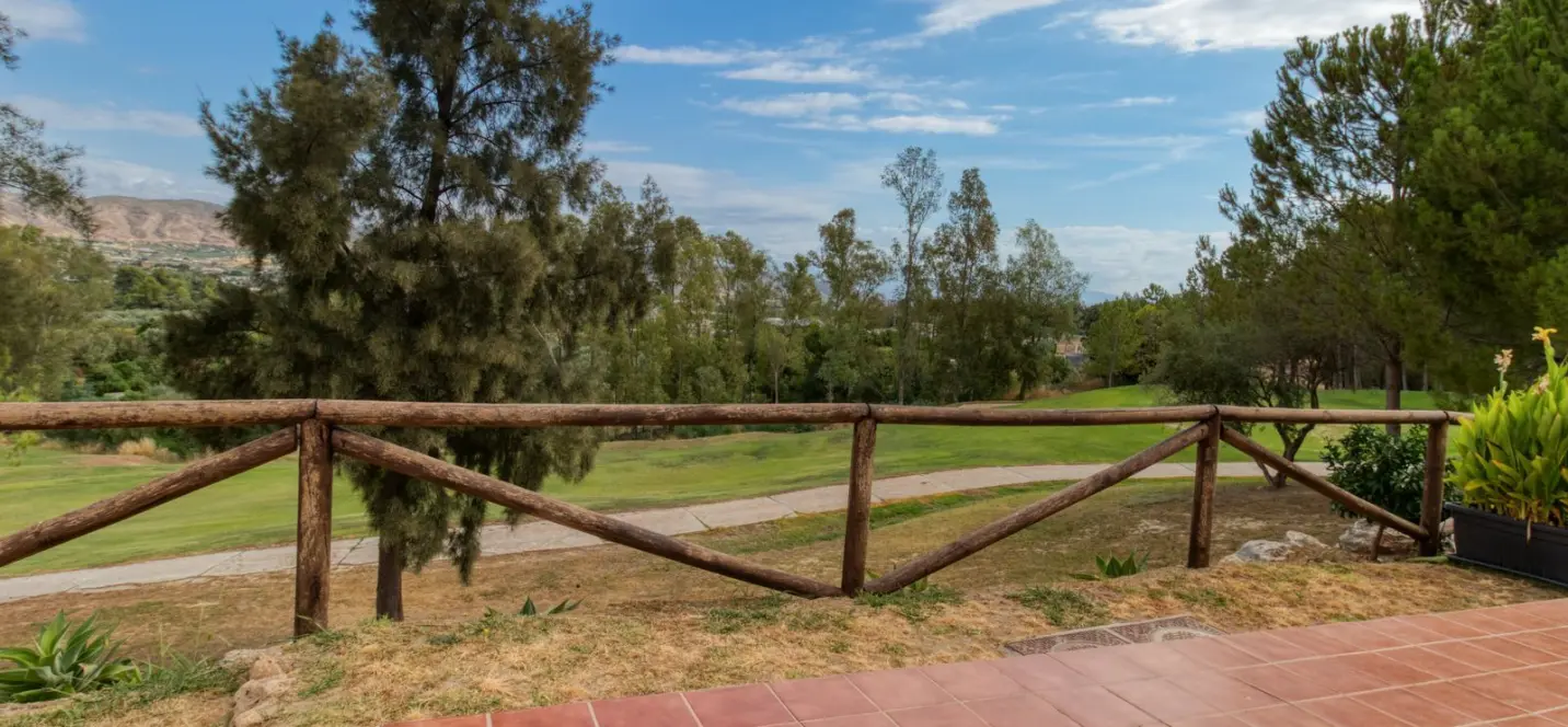 Venta de casa pareada en Lauro Golf 4