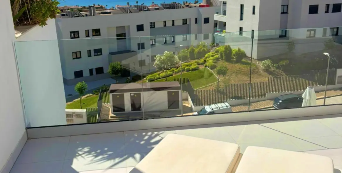 Sale of penthouse in Casares Playa 11